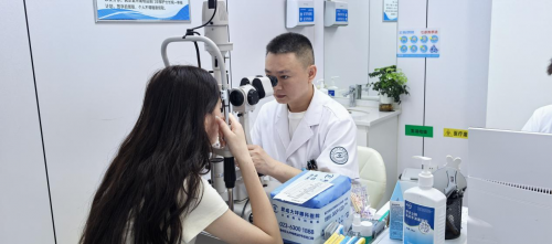 重庆近视手术：超全恢复期攻略指南，助你轻松摘镜
